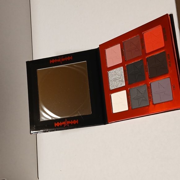 Jeffree Star Weirdo Mini Palette Black Red Star Logo Box design NWT - Picture 3 of 10